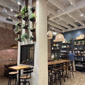 New Holland Coffee - Lancaster - Coffee & Tea Near Me - Lancaster, Pennsylvania