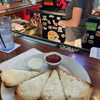 Dollies Pub & Cafe - Cheesy bread - Pizza Near Me - Lahaina, Hawaii Dollies Pub & Cafe - Cheesy bread - Pizza Near Me - Lahaina, Hawaii