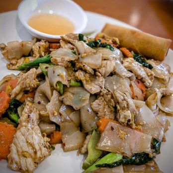 Jai Thai - Pad see ew lunch special - Seafood Near Me - Sun City, Arizona