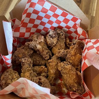 Hello Pizza - Chicken Wings with Garlic Sauce (MUST TRY!) - Pizza Near Me - La Canada Flintridge, California Hello Pizza - Chicken Wings with Garlic Sauce (MUST TRY!) - Pizza Near Me - La Canada Flintridge, California