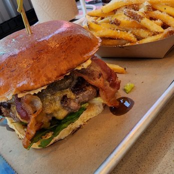 Big Buns - Burgers Near Me - Arlington, Virginia