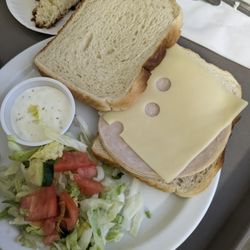 Garden Gate Health Care Facility - Nothing gets cut up. No assistance. They just dropped the tray off and leave