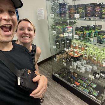 Canntinas Cannabis - Cannabis Dispensaries Near Me - Sacramento, California
