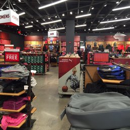 puma store woodbury commons
