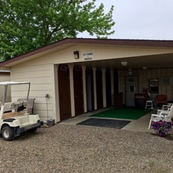 Big Sky Camp and RV Park - Separate restroom and shower facilities for Cowboys and Cowgirls available 24/7