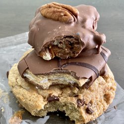 Sinful Sweets Chocolate Company - Interior view of pecan turtle, s'more, and cookie