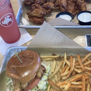 Buffalo Wild Wings - Spicy Chicken Sandwich  15 Traditional Wings (Buffalo & Habanero)  Strawberry Lemonade - Sports Bars Near Me - Orange, California