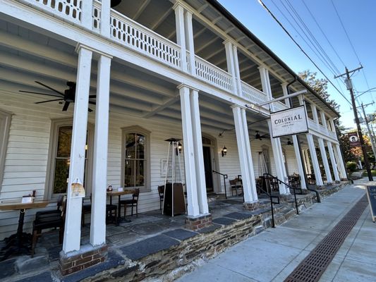 The Colonial Inn by null