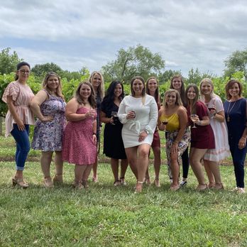 Ladoga Ridge Winery - Wineries Near Me - Smithville, Missouri