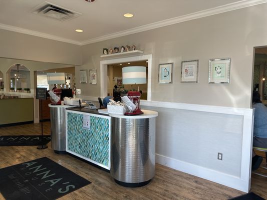 Anna's House - Westland by null