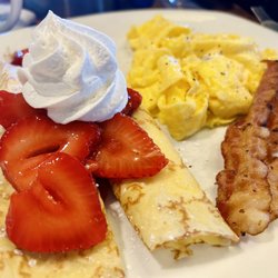 Perkins Restaurant & Bakery - Strawberry Crepes Platter