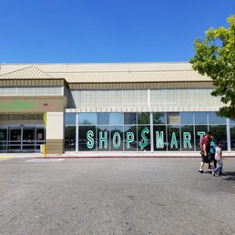 Location of Flea Market that Sophie's "Boutique" is in