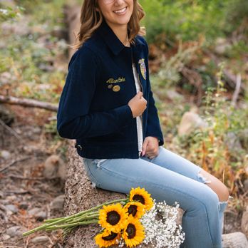 MC Senior Photo - Senior pictures of a girl with her FFA jacket - Session Photography Near Me MC Senior Photo - Senior pictures of a girl with her FFA jacket - Session Photography Near Me