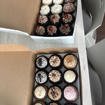 Icing On The Cake - Variety of cupcakes - Cupcakes Near Me - Columbia, Maryland Icing On The Cake - Variety of cupcakes - Cupcakes Near Me - Columbia, Maryland