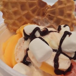 sweetFrog Premium Frozen Yogurt
