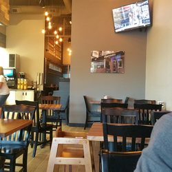 Capriotti's Sandwich Shop - Nice airy interior with lots of space