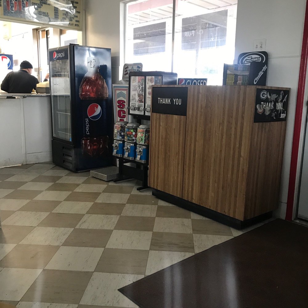 Frosty King - Inside area - Fast Food Near Me - Buttonwillow, California