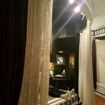 Old Northside Bed & Breakfast Inc - cool bed - Hotels Near Me - Indianapolis, Indiana
