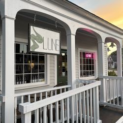 Lune - Exterior