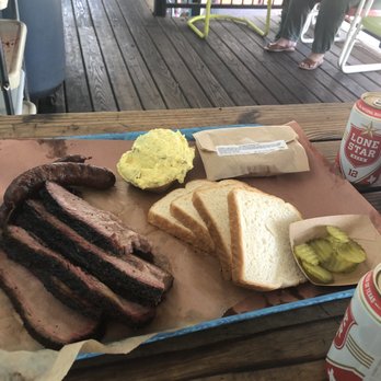 Franklin Barbecue - 1 lb brisket 2 sausage links potato salad and bourbon banana tart pie - Barbeque Near Me - Austin, Texas