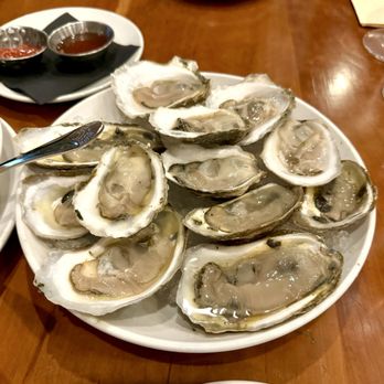 Bascule Bridge Grille - Oysters - missing lemons and horseradish - New American Near Me - Ashtabula, Ohio