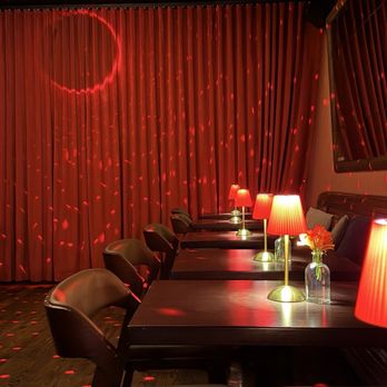 OffCity - Dinner area - Cocktail Bars Near Me - Queens, New York