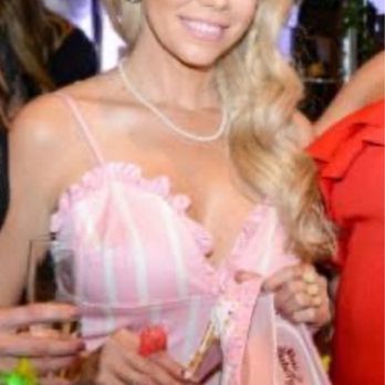 Bombshell Hair - Owner Robin Dumas - Hair Stylists Near Me - Sarasota, Florida Bombshell Hair - Owner Robin Dumas - Hair Stylists Near Me - Sarasota, Florida