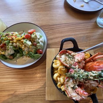 Yardbird Table & Bar - Iceberg Wedge Salad and Lobster Mac & Cheese - Southern Near Me - Miami Beach, Florida Yardbird Table & Bar - Iceberg Wedge Salad and Lobster Mac & Cheese - Southern Near Me - Miami Beach, Florida