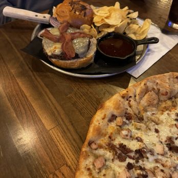 Tipsy Moose - Burger w/chips - Barbeque Near Me - Albany, New York