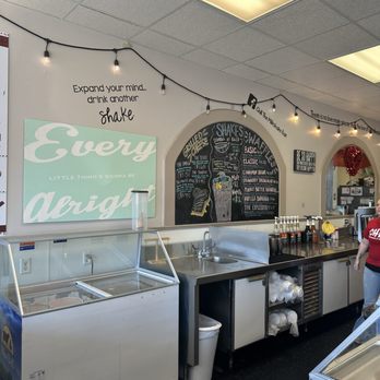 Chill...The Milkshake Bar - Serving area. - Ice Cream & Frozen Yogurt Near Me - Spring, Texas Chill...The Milkshake Bar - Serving area. - Ice Cream & Frozen Yogurt Near Me - Spring, Texas