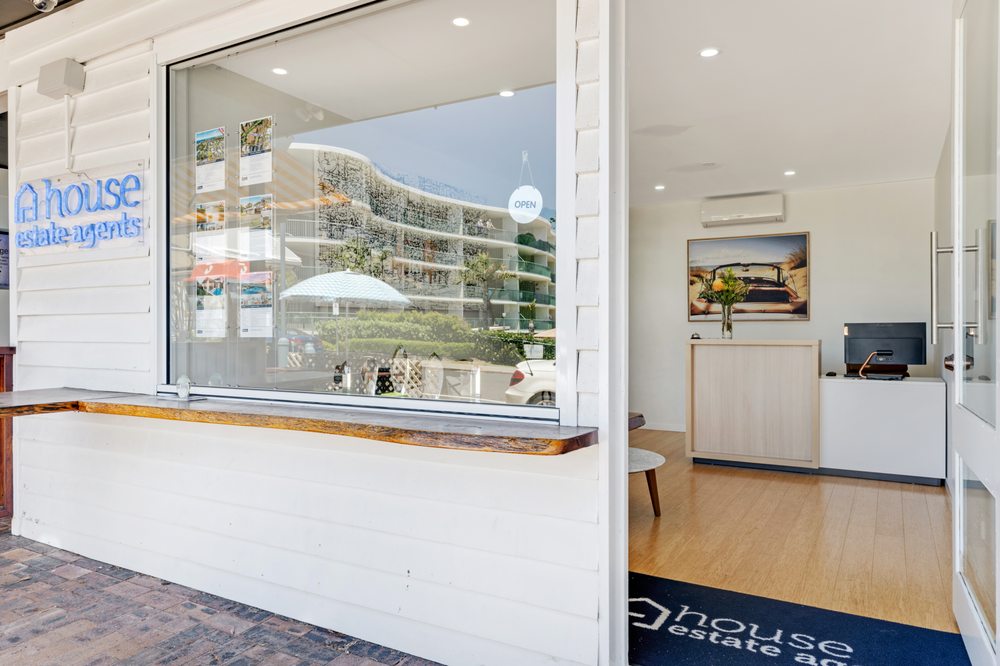 TOMORO SC 1/8 Seaview Tce, Moffat Beach Queensland, Australia Real