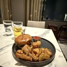 Capella burger + beer Capella burger + beer
