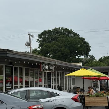 Living Room Coffee & Kitchen - Parking lot & outside seating - Coffee & Tea Near Me - Maplewood, Missouri