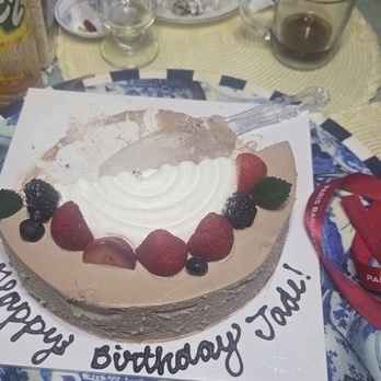 Paris Baguette - Strawberry and chocolate mousse cake - Bakeries Near Me - Fremont, California Paris Baguette - Strawberry and chocolate mousse cake - Bakeries Near Me - Fremont, California
