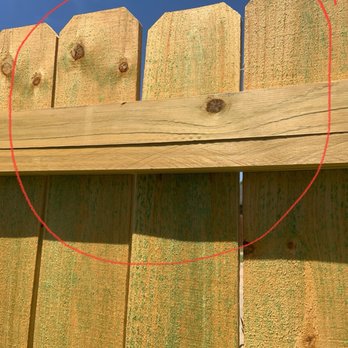 Backyard Builders - Cracked 2x4 - Fences & Gates Near Me - Kennedale, Texas