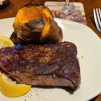 Outback Steakhouse - Center cut sirloin with baked sweet potato - Steakhouses Near Me - Wayne, New Jersey