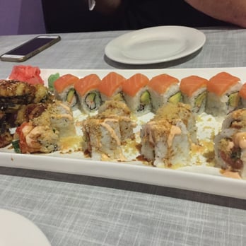 Akashi - Look how crunchy they crunch roll is... - Sushi Bars Near Me - Durham, North Carolina