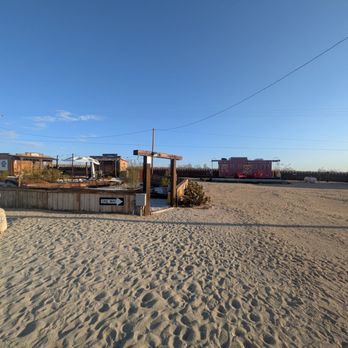 Hicksville Trailer Palace - Miniature Golf course! - Hotels Near Me - Joshua Tree, California Hicksville Trailer Palace - Miniature Golf course! - Hotels Near Me - Joshua Tree, California