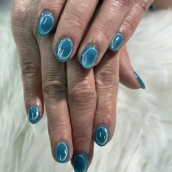 Sarah Nails Spa - Dipping mani with cat eye design