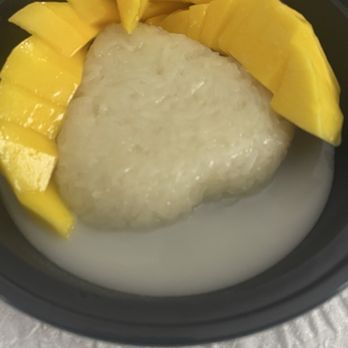 Tara Thai & Sushi - Mango With sticky Rice - Sushi Bars Near Me - Saint Simons Island, Georgia Tara Thai & Sushi - Mango With sticky Rice - Sushi Bars Near Me - Saint Simons Island, Georgia