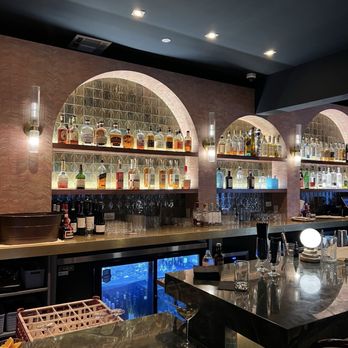 Chelsea - Cute bar - New American Near Me - Santa Monica, California