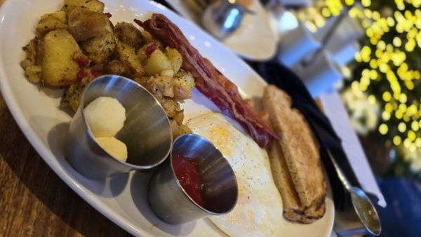 Trade Restaurant & Lounge by null