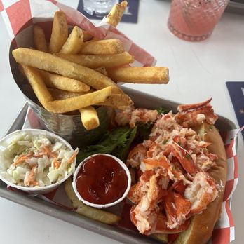 Point Lobster - Greatest lobster Roll in years - Seafood Markets Near Me - Point Pleasant Beach, New Jersey