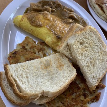 Golden Ox Brundage - Chili Verde Omelette with Hashbrowns and Sourdough Bread - Diners Near Me - Bakersfield, California Golden Ox Brundage - Chili Verde Omelette with Hashbrowns and Sourdough Bread - Diners Near Me - Bakersfield, California
