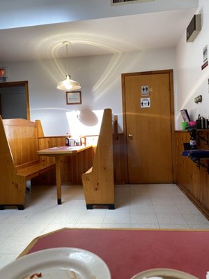 Jordan's Restaurant - Breakfast - Lobster Rolls - Burgers - Pancakes - Sandwiches by null