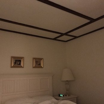Hotel Nauvoo Historic Inn & Restaurant - Bedroom - Hotels Near Me - Nauvoo, Illinois Hotel Nauvoo Historic Inn & Restaurant - Bedroom - Hotels Near Me - Nauvoo, Illinois