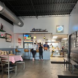 Gus's World Famous Fried Chicken - Louisville - Order and take out