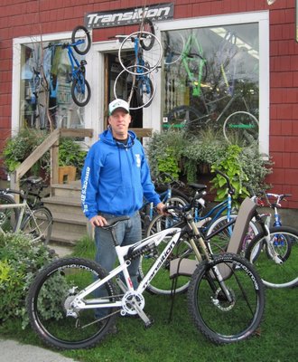 Chucks Bikes by null