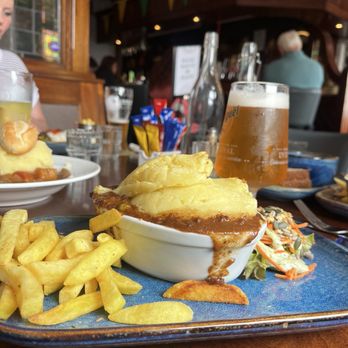 Murphy's Pub - Cottage pie with chips - Pubs Near Me - Dingle, Kentucky