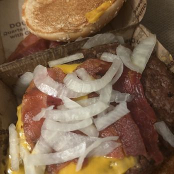 McDonald's - I asked for no onion and it said on my notes and order so for them to get it wrong is crazy - Burgers Near Me - Pasadena, California